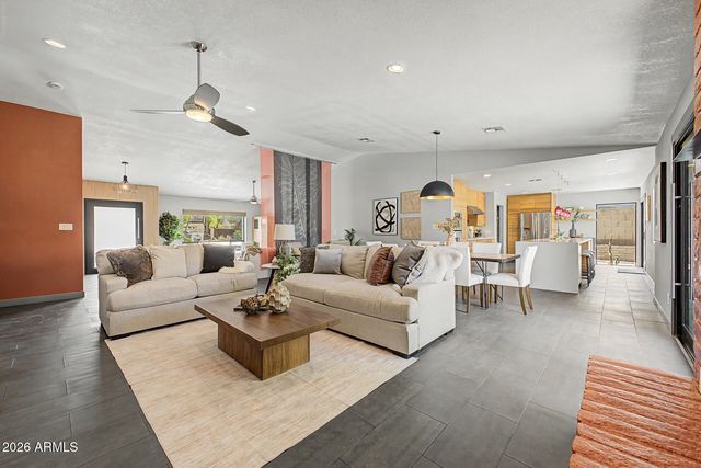 2276 E CHRISTY Drive, Phoenix, AZ 85028