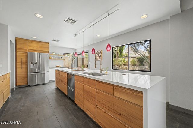 2276 E CHRISTY Drive, Phoenix, AZ 85028