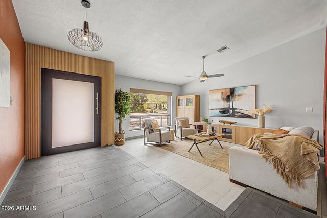 2276 E CHRISTY Drive, Phoenix, AZ 85028