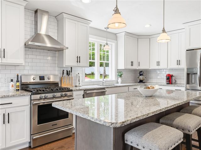 125 Winslow Way, Swansea, MA 02777