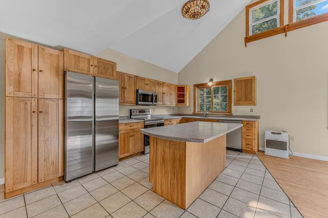 402 Oak Hill Road, Northfield, NH 03276