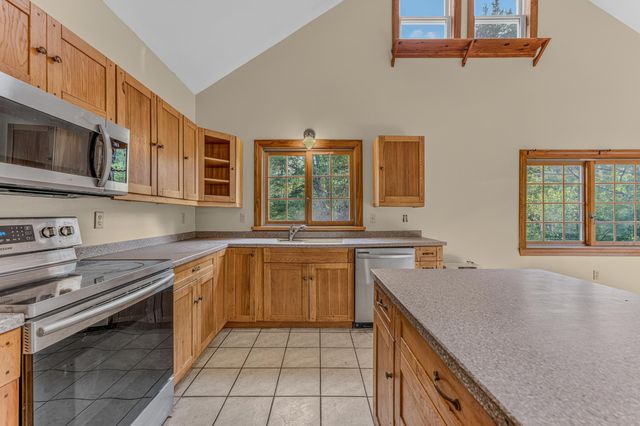 402 Oak Hill Road, Northfield, NH 03276