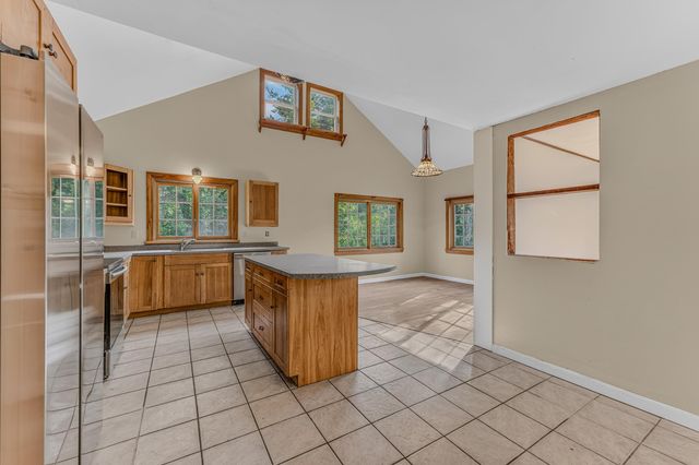 402 Oak Hill Road, Northfield, NH 03276
