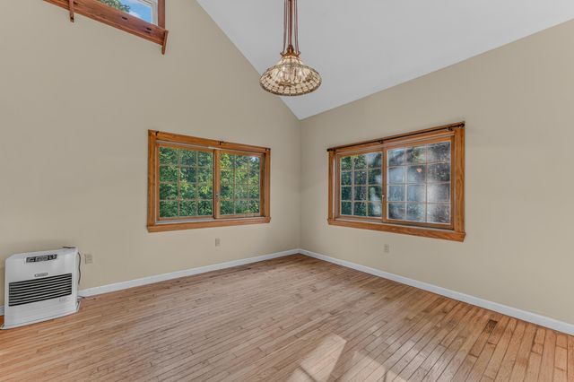 402 Oak Hill Road, Northfield, NH 03276