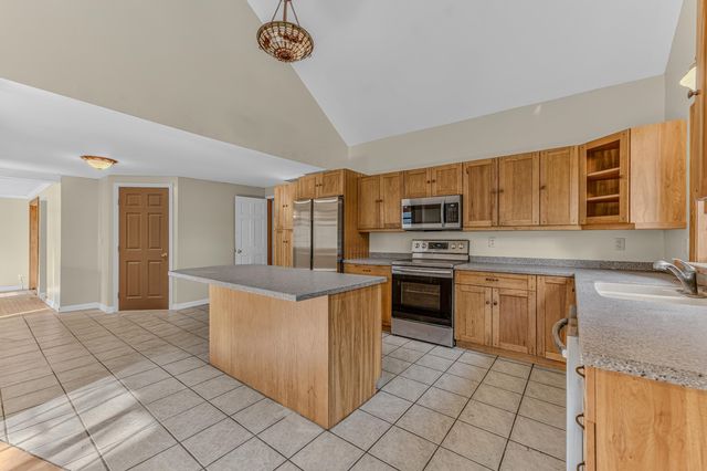 402 Oak Hill Road, Northfield, NH 03276