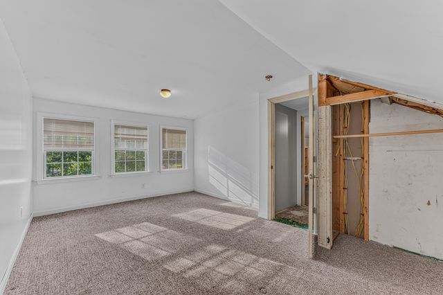 402 Oak Hill Road, Northfield, NH 03276