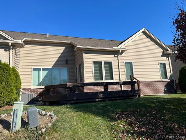 5954 Purple Martin Drive, South Rockwood, MI 48179