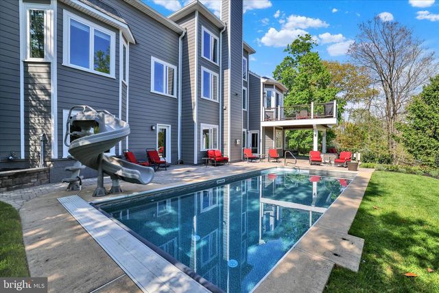111 PINEWOOD CIR, New Hope, PA 18938
