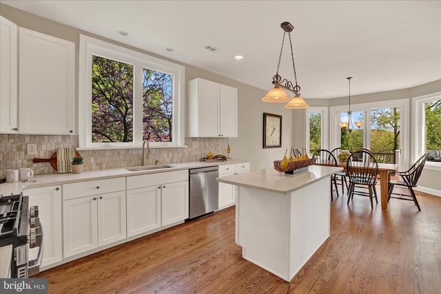 111 PINEWOOD CIR, New Hope, PA 18938