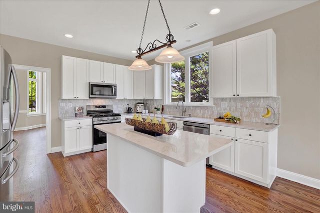 111 PINEWOOD CIR, New Hope, PA 18938