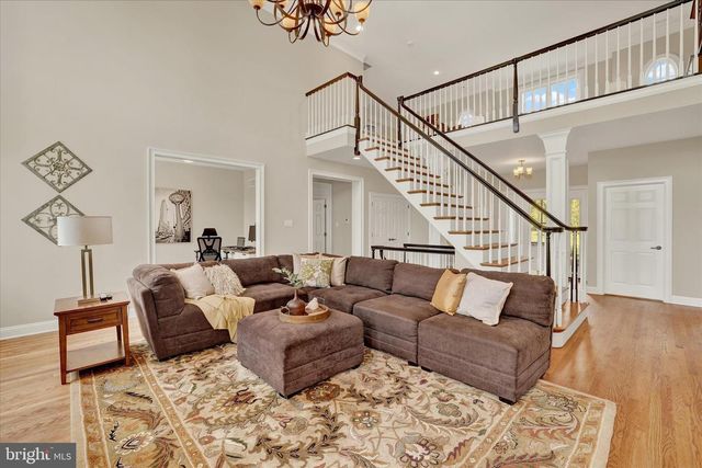 111 PINEWOOD CIR, New Hope, PA 18938