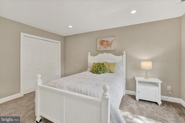 111 PINEWOOD CIR, New Hope, PA 18938