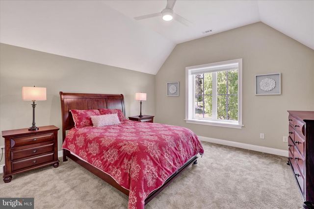 111 PINEWOOD CIR, New Hope, PA 18938