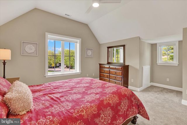 111 PINEWOOD CIR, New Hope, PA 18938