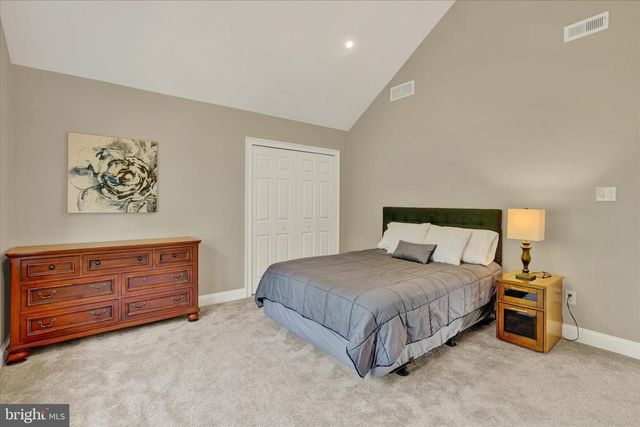 111 PINEWOOD CIR, New Hope, PA 18938