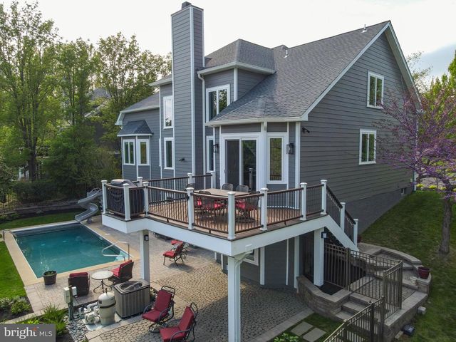 111 PINEWOOD CIR, New Hope, PA 18938
