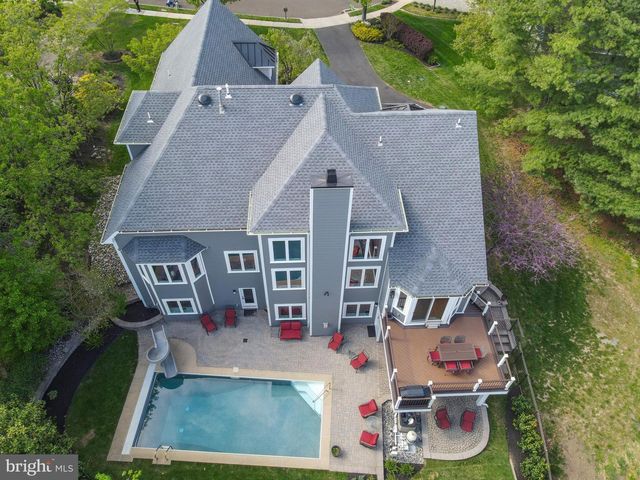 111 PINEWOOD CIR, New Hope, PA 18938