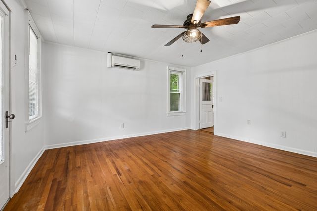 15 Sloan Branch Rd, Pleasant Shade, TN 37145