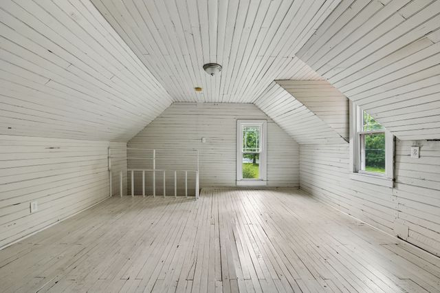 15 Sloan Branch Rd, Pleasant Shade, TN 37145