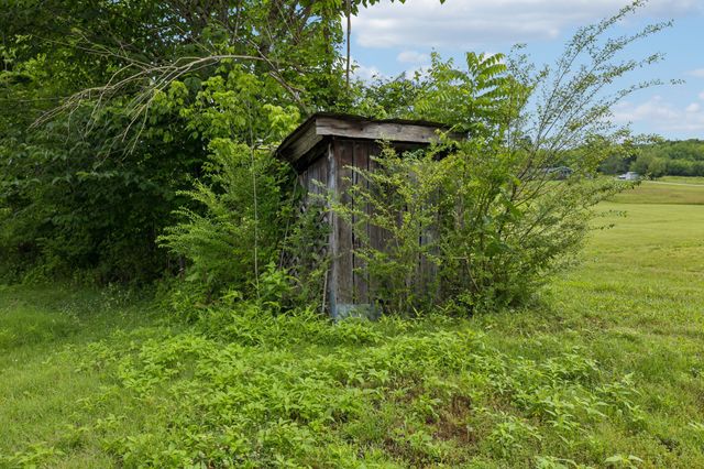 15 Sloan Branch Rd, Pleasant Shade, TN 37145