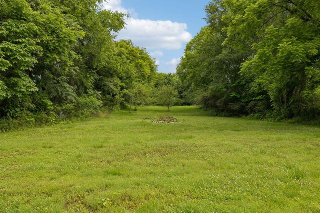 15 Sloan Branch Rd, Pleasant Shade, TN 37145