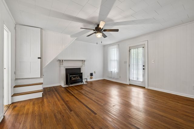 15 Sloan Branch Rd, Pleasant Shade, TN 37145