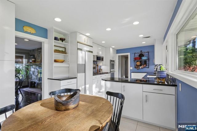 122 Sunrise Drive, Hawthorne, NJ 07506