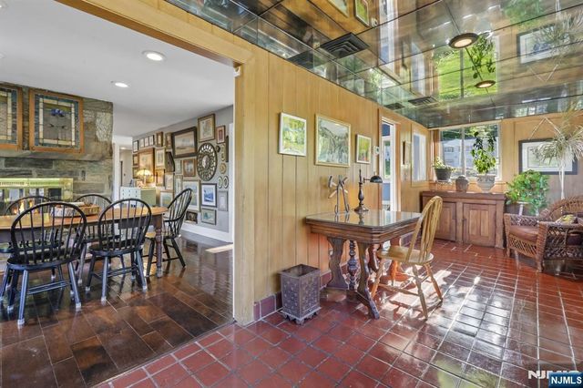 122 Sunrise Drive, Hawthorne, NJ 07506
