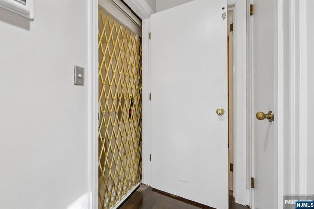 122 Sunrise Drive, Hawthorne, NJ 07506