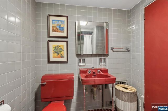 122 Sunrise Drive, Hawthorne, NJ 07506