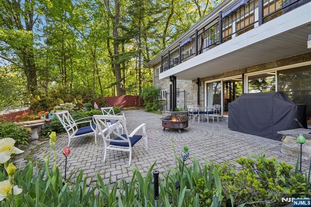 122 Sunrise Drive, Hawthorne, NJ 07506