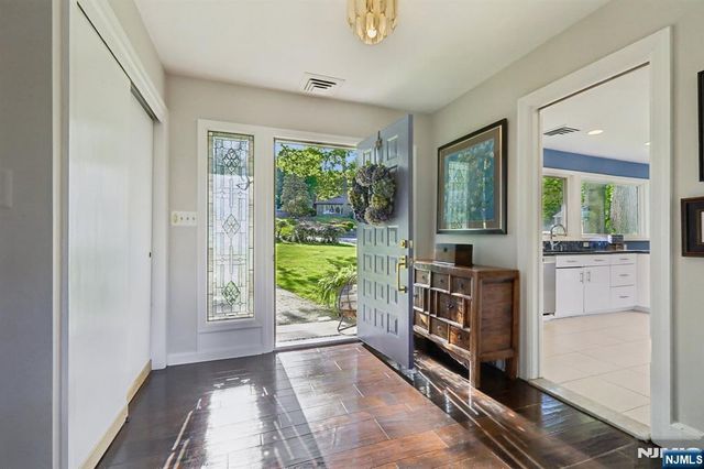 122 Sunrise Drive, Hawthorne, NJ 07506