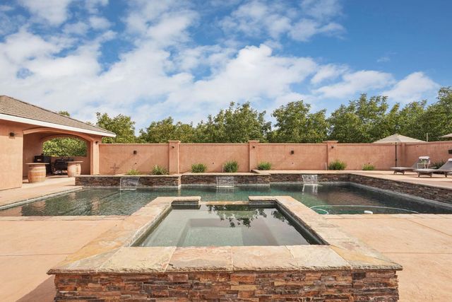 7306 Van Allen Rd, Stockton, CA 95215