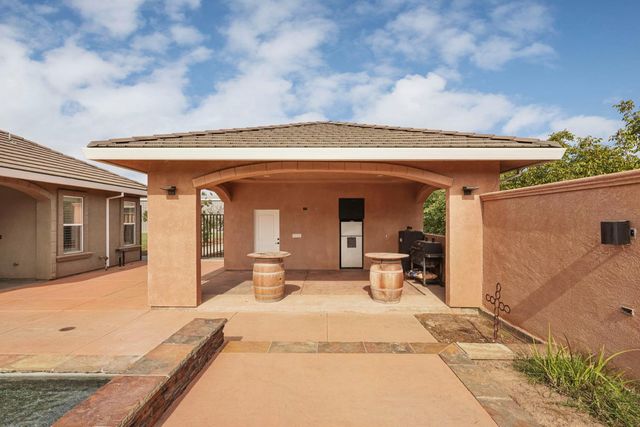 7306 Van Allen Rd, Stockton, CA 95215