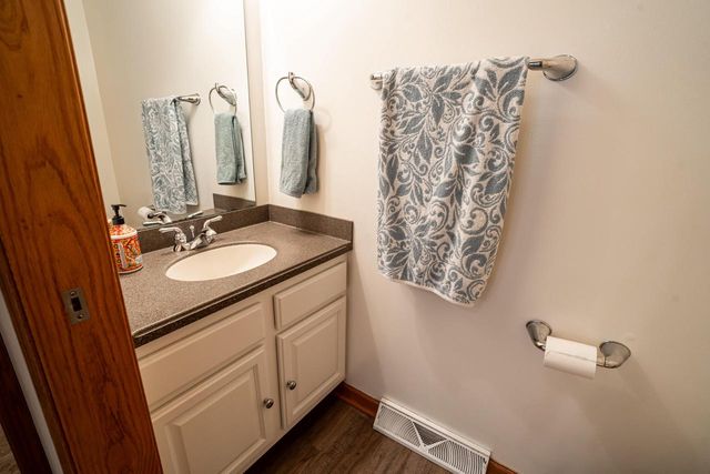 3762 E Stargrass LANE, Oak Creek, WI 53154