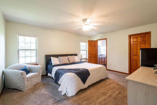 3762 E Stargrass LANE, Oak Creek, WI 53154