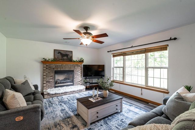 3762 E Stargrass LANE, Oak Creek, WI 53154