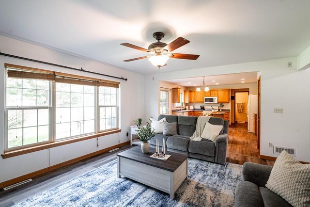 3762 E Stargrass LANE, Oak Creek, WI 53154