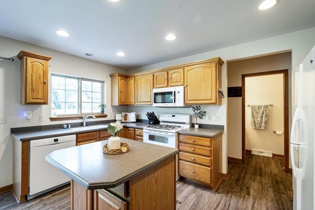 3762 E Stargrass LANE, Oak Creek, WI 53154