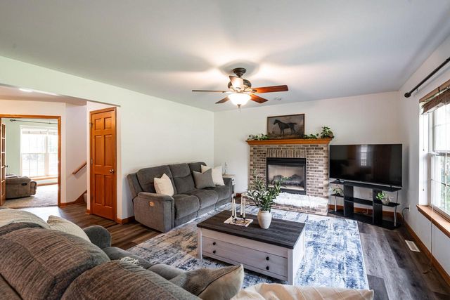 3762 E Stargrass LANE, Oak Creek, WI 53154