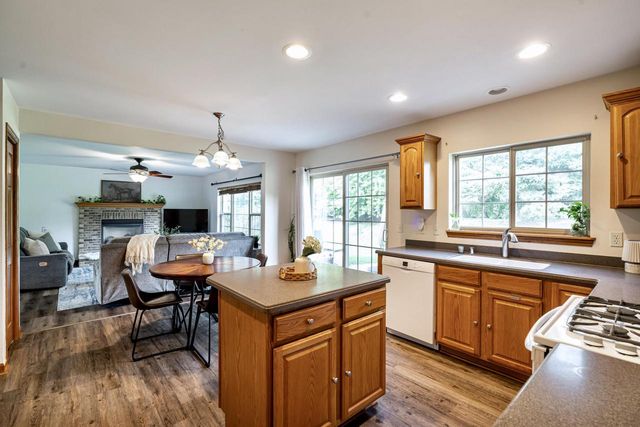 3762 E Stargrass LANE, Oak Creek, WI 53154