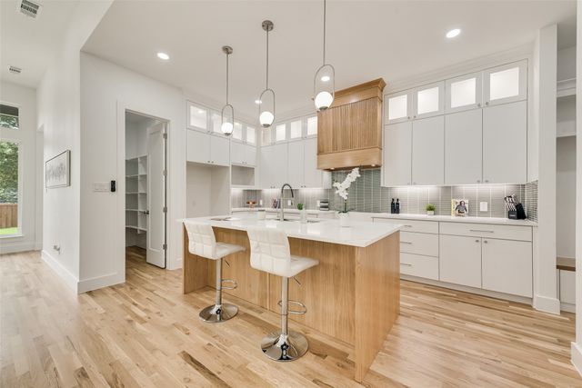 1220 Walmsley Avenue, Dallas, TX 75208
