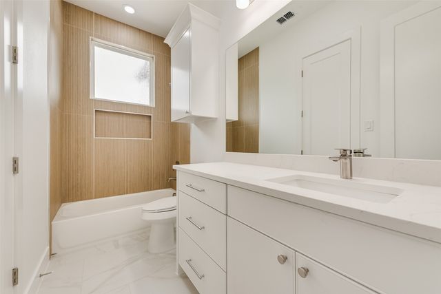 1220 Walmsley Avenue, Dallas, TX 75208
