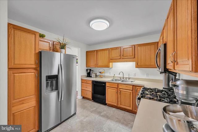 24 HERON RD, Lititz, PA 17543