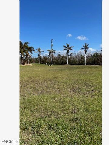 2417 Macadamia LN, St James City, FL 33956