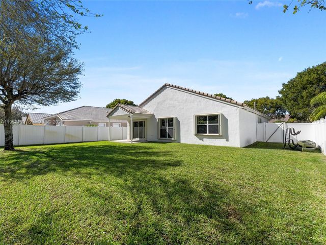 1861 NW 142nd Terrace, Pembroke Pines, FL 33028