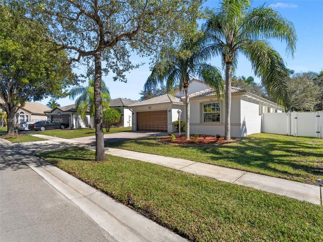 1861 NW 142nd Terrace, Pembroke Pines, FL 33028