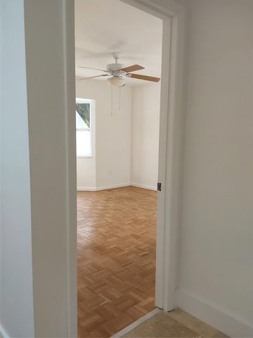 722 Wentworth St, Sebastian, FL 32958