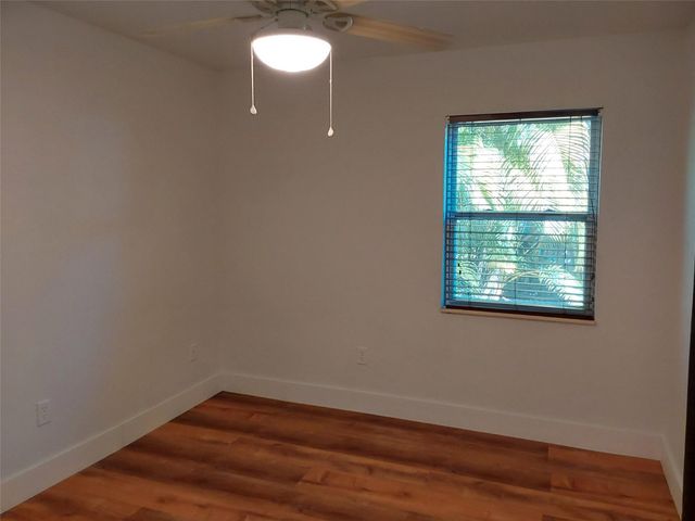 722 Wentworth St, Sebastian, FL 32958