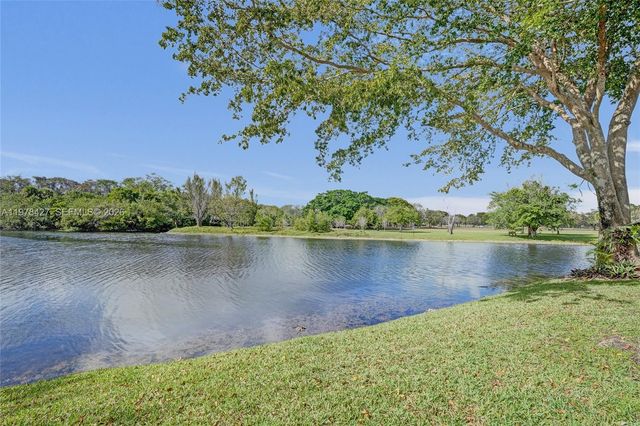 2541 N Carambola Cir N 1832, Coconut Creek, FL 33066